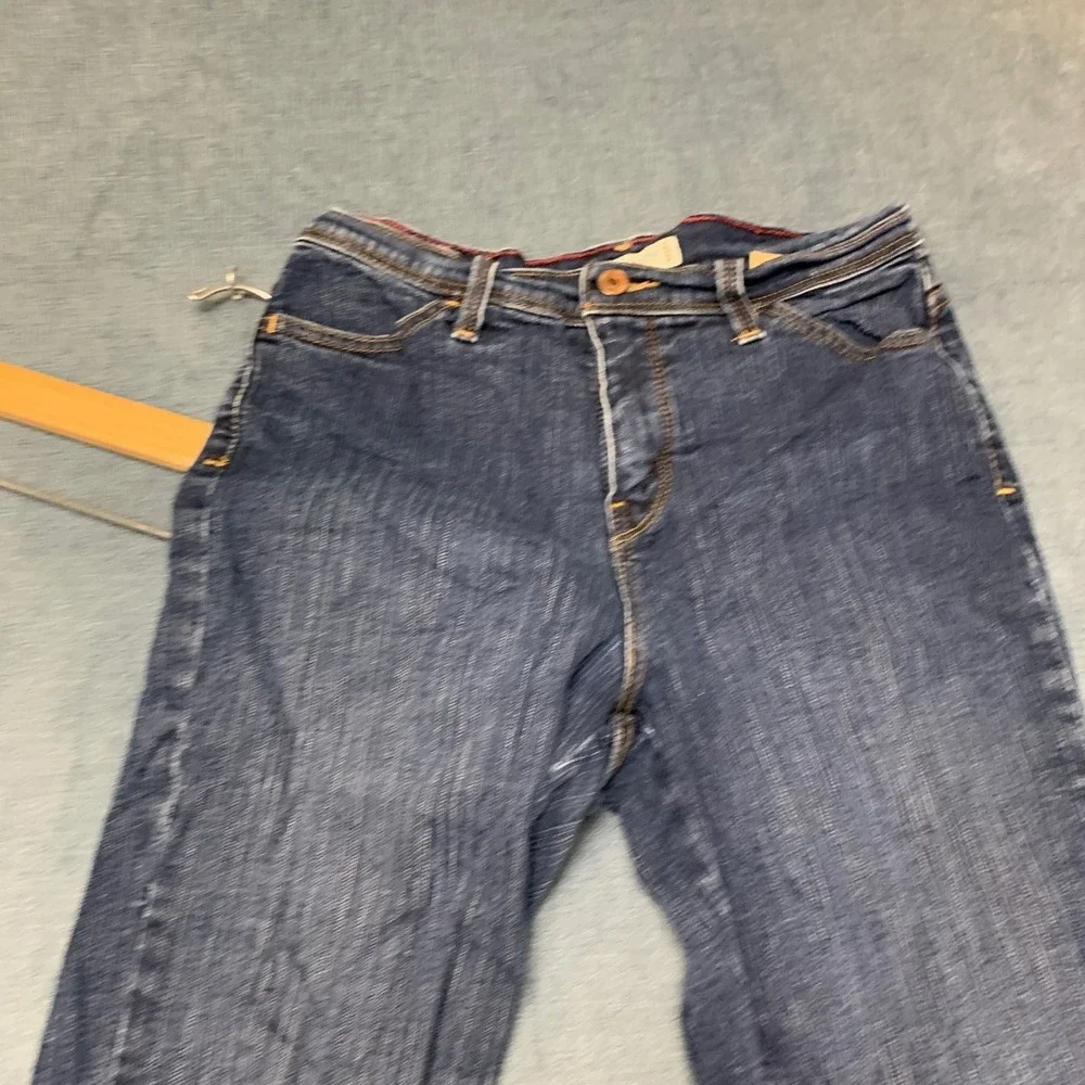 Levi's Perfectly Slimming Capri Jeans Womens 8P Blue Denim Dark Wash Stretch